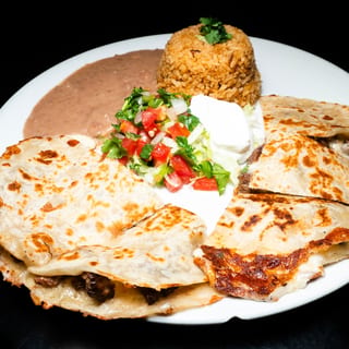 LUN QUESADILLA